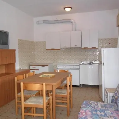 In 33102 Rosolina Mare